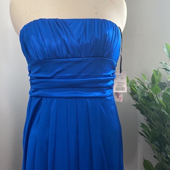 As U Wish 😘 Strapless Formal Dress - Picture 2 of 7